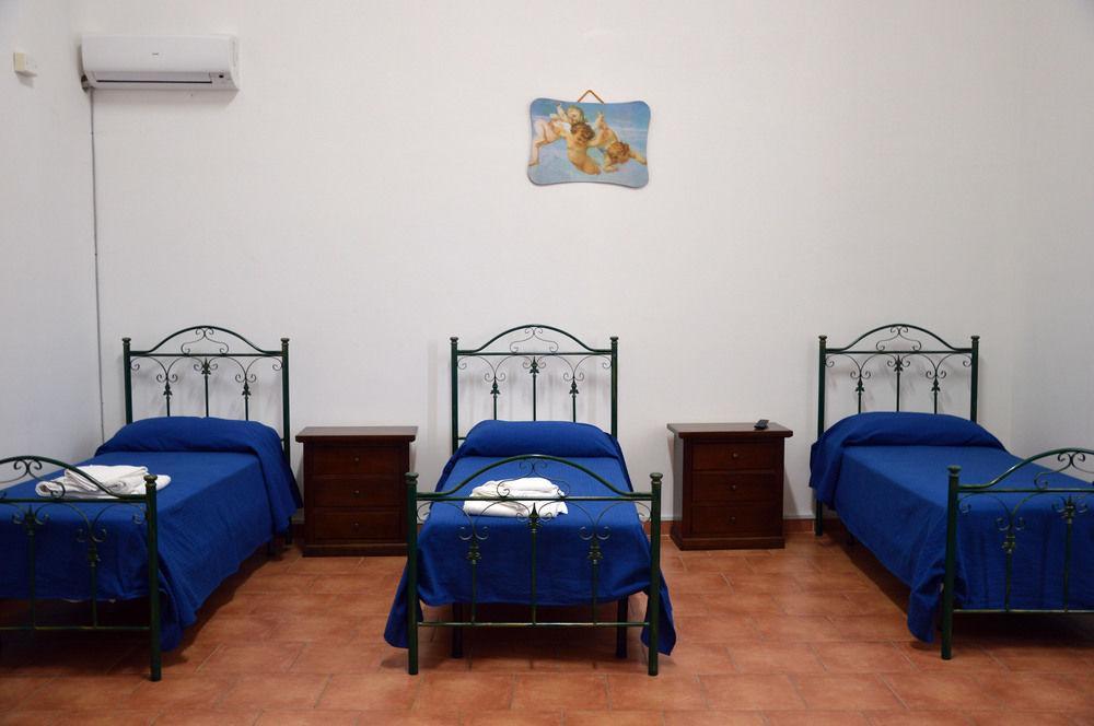 Istituto Antonacci Rooms Lecce Buitenkant foto